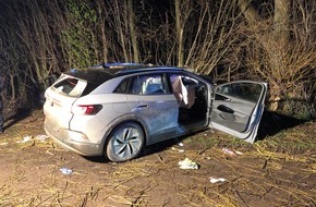 Polizei Aachen: POL-AC: Verkehrsunfall in Alsdorf - Beifahrer schwebt in Lebensgefahr