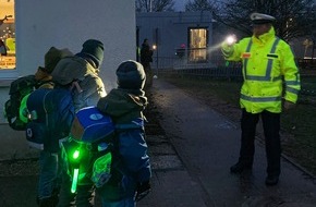 Polizeipr&auml;sidium Mittelhessen - Pressestelle: Mittelhessen: MARBURG-BIEDENKOPF: "Aktion Gl&uuml;hw&uuml;rmchen" - Sicher zur Schule in der dunklen Jahreszeit