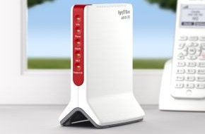 AVM GmbH: Neue FRITZ!Box 6810 LTE für Surfen und Telefonieren über LTE-Breitbandfunk (BILD)