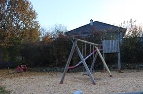 Polizeidirektion Trier: POL-PDTR: Kinder zündeln am Spielplatz