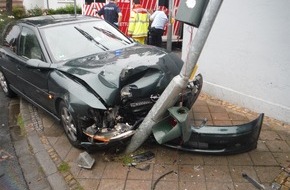 Polizei Düren: POL-DN: Berauscht gegen Ampel gerauscht