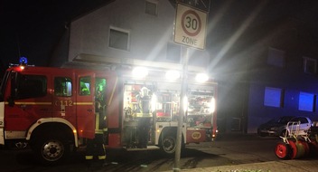 Feuerwehr Gelsenkirchen: FW-GE: Zwei leicht Verletzte durch Rauch in Kellerwohnung