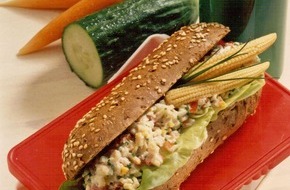 Getreide-, Markt- u. Ernährungsforschung: Was unsere Kinder in den Pausen schmausen / Ernährungswissenschaftler: Pausenbrote sind eine gute Wahl / Rezept-Tipp zum Schulbeginn: "Klasse(n)-Frühstück"