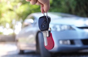 ADAC Hessen-Thüringen e.V.: Schlau versichert / Der ADAC gibt Tipps, wie sich bei der Autoversicherung sparen lässt