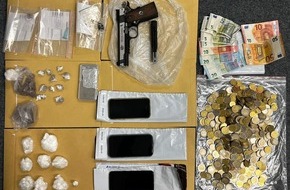 Polizei Köln: POL-K: 251113-3-K Zivilkräfte nehmen mutmaßlichen Dealer fest - Drogen, Geld und Schreckschusspistole beschlagnahmt