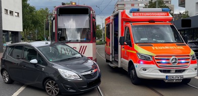Feuerwehr Dinslaken: FW Dinslaken: Verkehrsunfall mit Straßenbahn