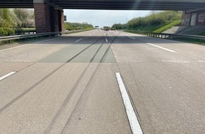 Autobahnpolizeiinspektion: API-TH: Schwerer Verkehrsunfall nach Reifenplatzer auf der A 4 bei Waltershausen