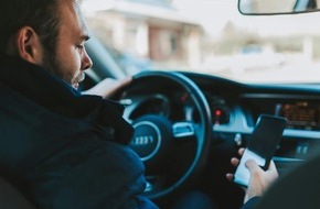 Polizeidirektion Neustadt/Weinstraße: POL-PDNW: Verkehrskontrolle Ablenkung im Straßenverkehr