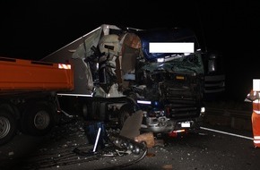 Polizeidirektion Neustadt/Weinstraße: POL-PDNW: Vollsperrung der BAB 61 nach Unfall mit Sattelkraftfahrzeug