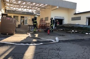 Feuerwehr Dortmund: FW-DO: Dortmund Mitte Schweißarbeiten setzen Ölreste eines stillgelegten Öltanks in Brand