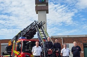 Feuerwehr Bremerhaven: FW Bremerhaven: Zwei Brandmeister bei der Feuerwehr Bremerhaven ernannt und vereidigt