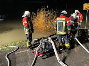 KFV Bodenseekreis: Hochwasseranstauung verursacht großen Feuerwehreinsatz