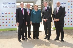 Nestlé Deutschland AG: Wachstum in Europa mit Nescafé Dolce Gusto / Bundeskanzlerin Merkel und Nestlé-CEO Bulcke legen Grundstein für Nestlé Werk Schwerin (BILD)