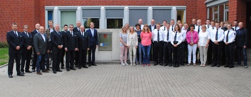 Polizei Coesfeld: POL-COE: Kreispolizeibehörde Coesfeld/ Landrat begrüßt 17 Polizisten und 6 Angestellte