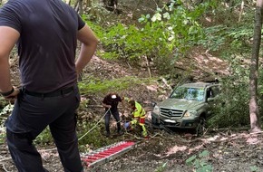 Feuerwehr Hattingen: FW-EN: Einsatzmarathon am Sonntag: Hattinger Feuerwehr rettet Frau aus der Ruhr und verhindert Wohnungsbrand.