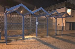Polizeidirektion Pirmasens: POL-PDPS: Contwig (Kreis Südwestpfalz) - Sachbeschädigung an Buswartehäuschen