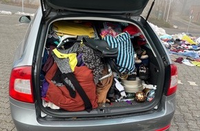 Kreispolizeibehörde Euskirchen: POL-EU: Vom Altkleidercontainer auf den Flohmarkt: Polizei stoppt ungewöhnliche Verkaufspläne
