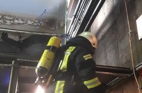 Freiwillige Feuerwehr Breckerfeld: FW-EN: Brennt Filteranlage im Industriebetrieb