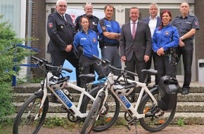 Polizei Braunschweig: POL-BS: "Blech trennt!" - Innenminister Boris Pistorius lobt die Fahrradstaffel der Polizei Braunschweig
