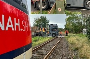 Bundespolizeiinspektion Flensburg: BPOL-FL: Husum - Aufmerksamer Triebfahrzeugführer verhindert Kollision mit LKW