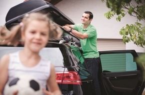 DEKRA SE: Auto sicher beladen für die Urlaubsfahrt: Schwere Teile nach unten