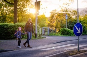 ADAC Hessen-Th&uuml;ringen e.V.: Sichere Streifen? / ADAC pr&uuml;ft Fu&szlig;g&auml;nger&uuml;berwege rund um Grundschulen in Hessen