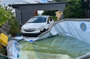 Landespolizeiinspektion Nordhausen: LPI-NDH: Verkehrsunfall - durch den Carport in den Pool