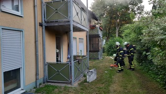 Feuerwehr Dortmund: FW-DO: Wohnungsbrand in einem Mehrfamilienhaus in Lütgendortmund // Rauchmelder warnen frühzeitig und verhindern somit Schlimmeres.