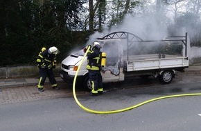 Feuerwehr Wetter (Ruhr): FW-EN: Fahrzeugbrand in Vogelsanger Straße