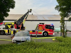 FW Paderborn: Industriebrand an der Halberstädter Straße