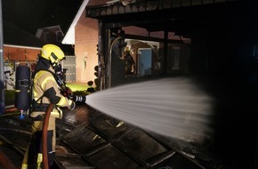 Kreisfeuerwehrverband Segeberg: FW-SE: Feuer greift auf Doppelhaushälfte über - acht Personen betroffen
