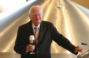Krombacher Brauerei GmbH & Co.: Dr. h.c. Friedrich Schadeberg, Seniorchef der Krombacher Brauerei, feiert 500 Jahre Reinheitsgebot und seinen 96. Geburtstag
