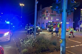 Feuerwehr Schwelm: FW-EN: Verkehrsunfall Talstr. / Hattinger Str.