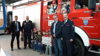 Feuerwehr der Stadt Arnsberg: FW-AR: Großzügige Spende für die Arnsberger Kinderfeuerwehr