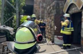 Feuerwehr Weinheim: FW Weinheim: Brand im Keller in der Mannheimer Straße
