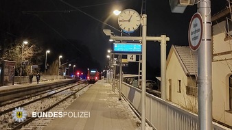 Bundespolizeidirektion München: Bundespolizeidirektion München: Betrunkener wird von S-Bahn erfasst / Unfall am Haltepunkt Pullach