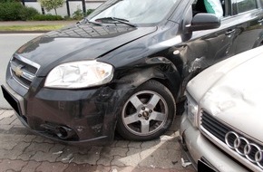 Polizei Minden-Lübbecke: POL-MI: Autofahrerin verletzt sich leicht