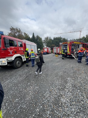 FW-OE: Abschlussübung der Jugendfeuerwehren der Gemeinde Kirchhundem