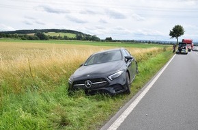 Polizeiinspektion Hameln-Pyrmont/Holzminden: POL-HM: Gefährdung des Straßenverkehrs durch Überholmanöver