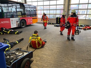 FW Minden: Feuerwehrschule Minden fährt 24 h Einsätze
