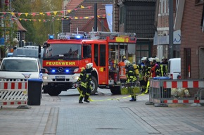 POL-STD: Bei Bauarbeiten mit Bagger Gasleitung in Horneburg abgerissen - Leck schnell geschlossen - Keine Gefahr für die umliegenden Häuser