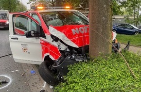 Feuerwehr Dortmund: FW-DO: Verkehrsunfall mit Notarzteinsatzfahrzeug