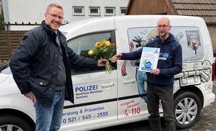 Polizei Bielefeld: POL-BI: Präventionsplakette für Einbruchschutz als Geburtstagsgeschenk