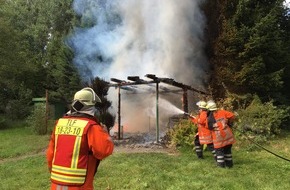 Polizeiinspektion Hameln-Pyrmont/Holzminden: POL-HM: Holzhütte durch Brand zerstört