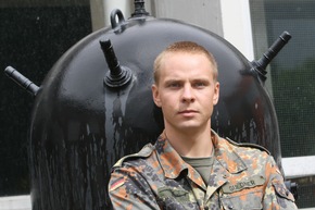 Deutsche Marine - Pressemeldung: Für Minenopfer: Minentaucher Andreas Güldner will eigenen Deutschen Rekord im Apnoetauchen brechen