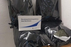 Bundespolizeiinspektion Bad Bentheim: BPOL-BadBentheim: Rund 12 Kilo Marihuana an deutsch-niederländischer Grenze beschlagnahmt