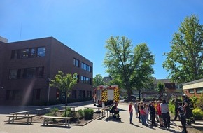 Freiwillige Feuerwehr Werne: FW-WRN: Besuch der Feuerwehr an der Wiehagengrundschule: Brandschutz zum Anfassen