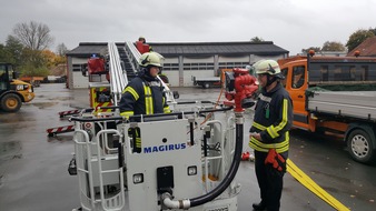 Freiwillige Feuerwehr Lage: FW Lage: 9 neue Drehleitermaschinisten ausgebildet