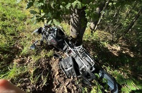 Kreispolizeibeh&ouml;rde Oberbergischer Kreis: POL-GM: Motorrad kracht gegen Baum