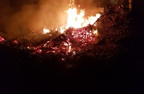 Feuerwehr Frankfurt am Main: FW-F: Zwei Gartenhüttenbrände in der vergangenen Nacht in Rödelheim und Fechenheim.